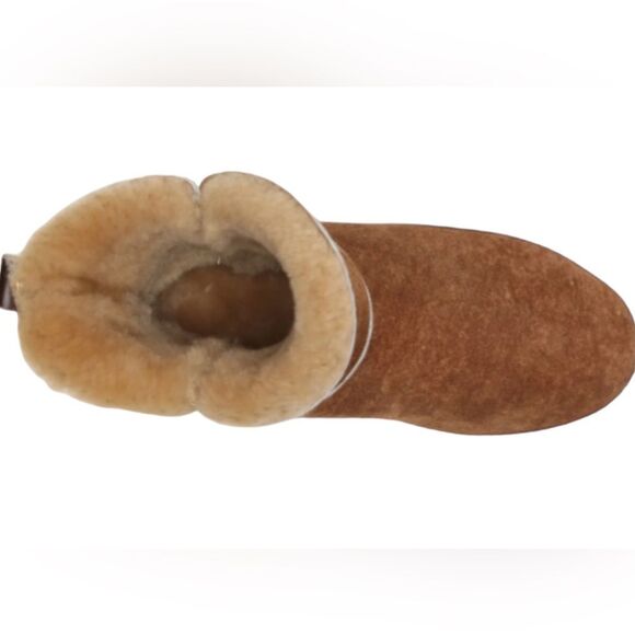 ross stone  genuine shearling lines a bootie-profile slipper. Size 8 - Picture 3 of 4